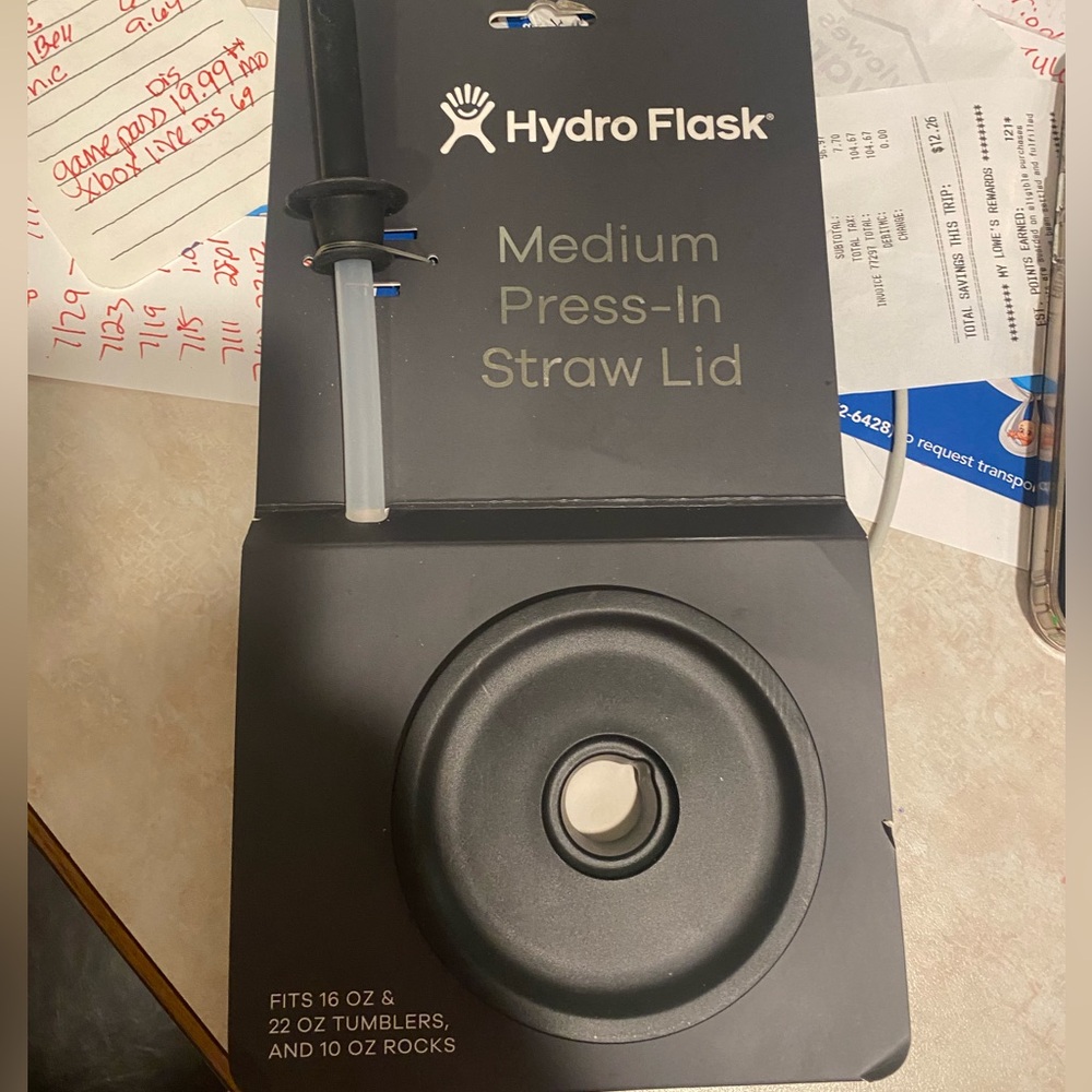 HydroFlask lid and straw